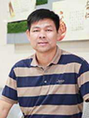 何伟明