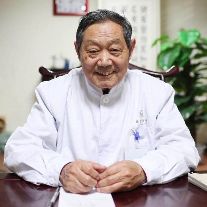 袁占盈