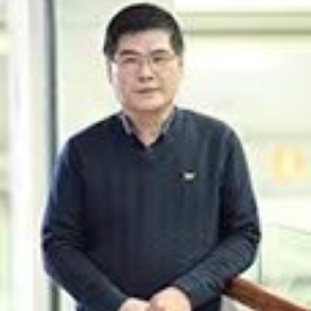 施裕新